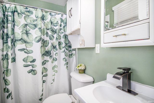 11211 Idlewood Drive, Osceola, IN 46561