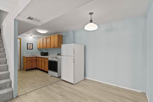 2218 BLUFF BLVD, Columbia, MO 65201