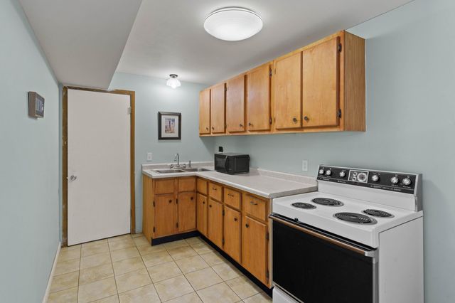 2218 BLUFF BLVD, Columbia, MO 65201