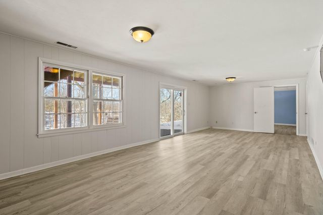 2218 BLUFF BLVD, Columbia, MO 65201