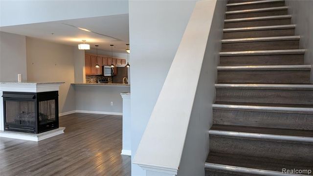 413 Village Drive, Walled Lake, MI 48390