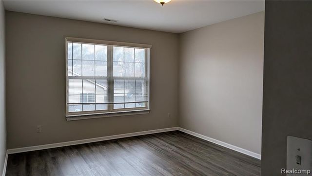 413 Village Drive, Walled Lake, MI 48390