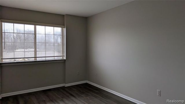 413 Village Drive, Walled Lake, MI 48390