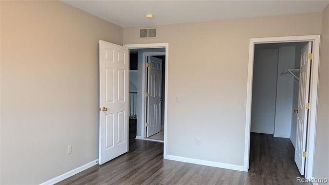 413 Village Drive, Walled Lake, MI 48390