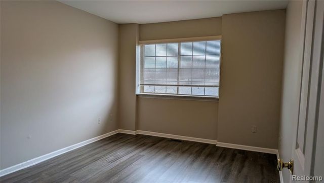 413 Village Drive, Walled Lake, MI 48390