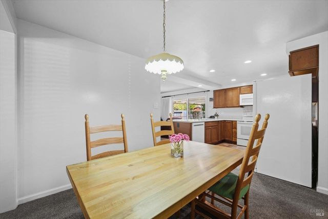 3378 Twin Oaks Dr, Napa, CA 94558