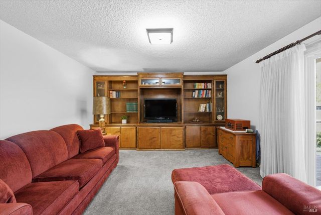 3378 Twin Oaks Dr, Napa, CA 94558