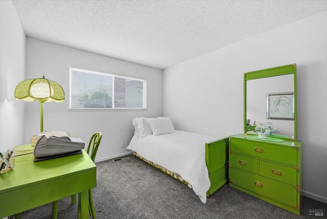 3378 Twin Oaks Dr, Napa, CA 94558