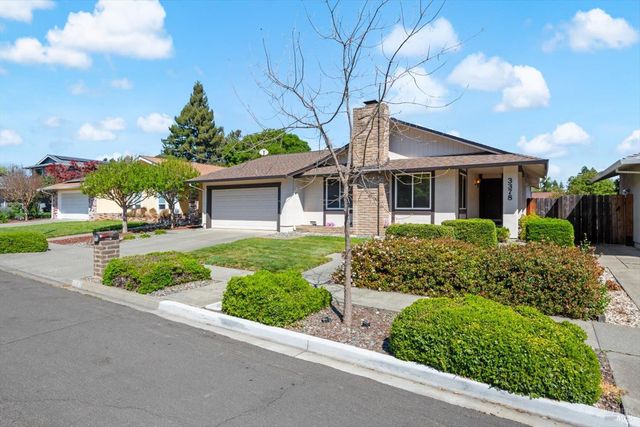 3378 Twin Oaks Dr, Napa, CA 94558