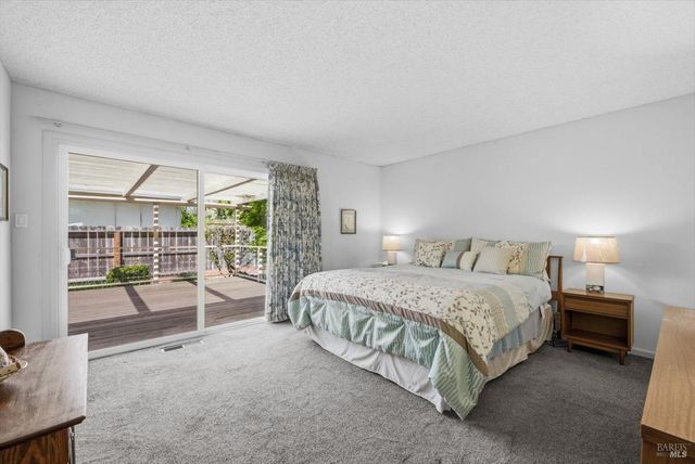 3378 Twin Oaks Dr, Napa, CA 94558