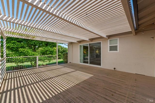 3378 Twin Oaks Dr, Napa, CA 94558