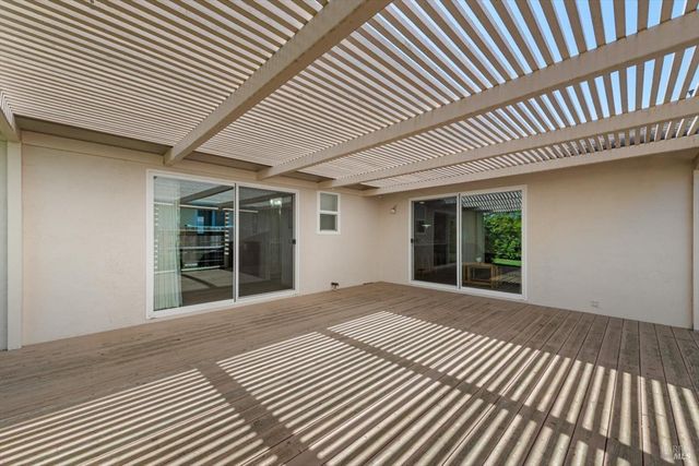 3378 Twin Oaks Dr, Napa, CA 94558