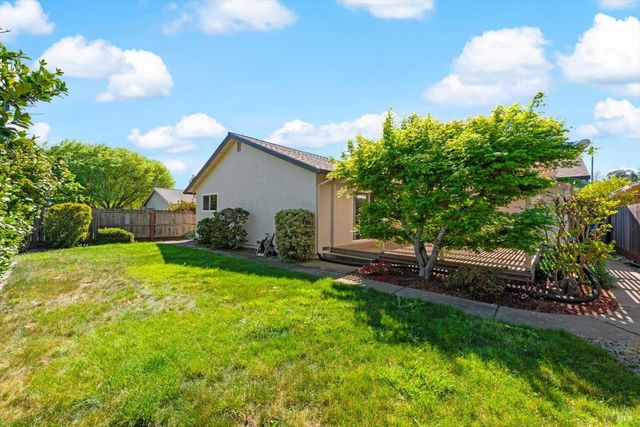 3378 Twin Oaks Dr, Napa, CA 94558