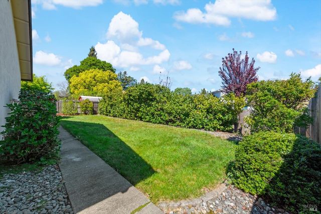 3378 Twin Oaks Dr, Napa, CA 94558