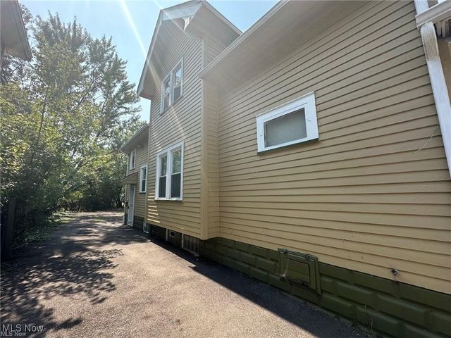 12912 Dove Avenue, Cleveland, OH 44105