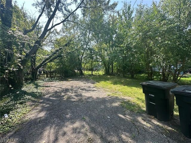 12912 Dove Avenue, Cleveland, OH 44105