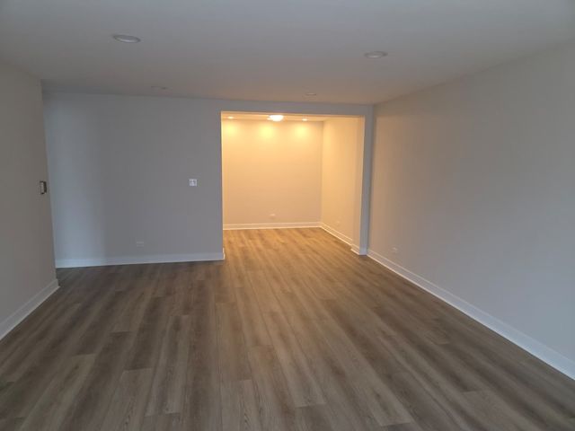 400 THAMES Parkway 2K, Park Ridge, IL 60068