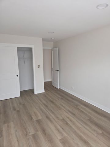 400 THAMES Parkway 2K, Park Ridge, IL 60068