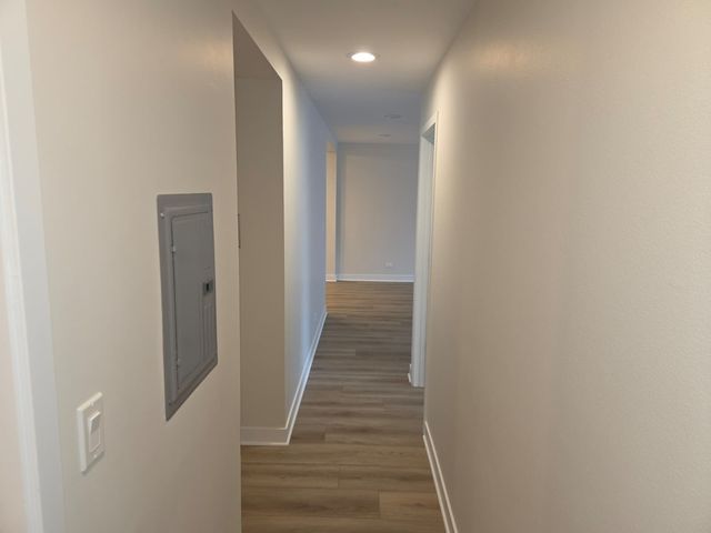 400 THAMES Parkway 2K, Park Ridge, IL 60068