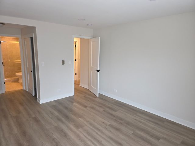 400 THAMES Parkway 2K, Park Ridge, IL 60068