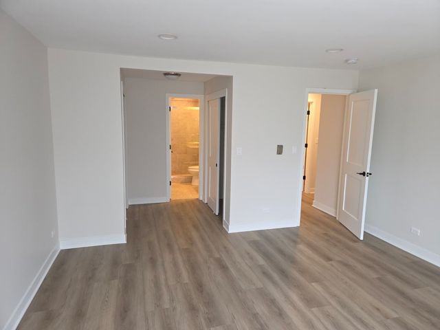 400 THAMES Parkway 2K, Park Ridge, IL 60068
