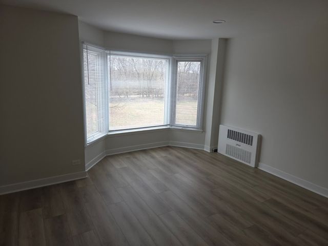400 THAMES Parkway 2K, Park Ridge, IL 60068