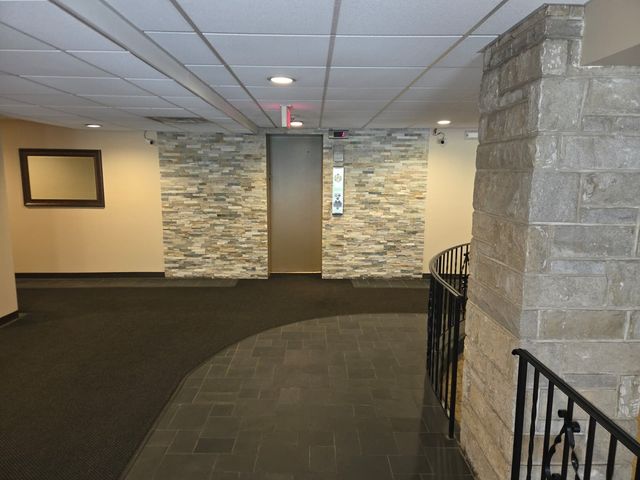 400 THAMES Parkway 2K, Park Ridge, IL 60068