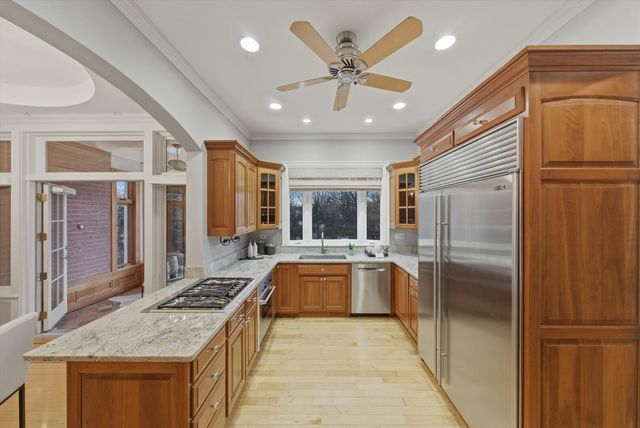 11361 W Plainfield Road, Indian Head Park, IL 60525