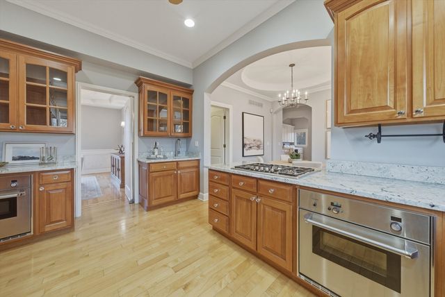 11361 W Plainfield Road, Indian Head Park, IL 60525