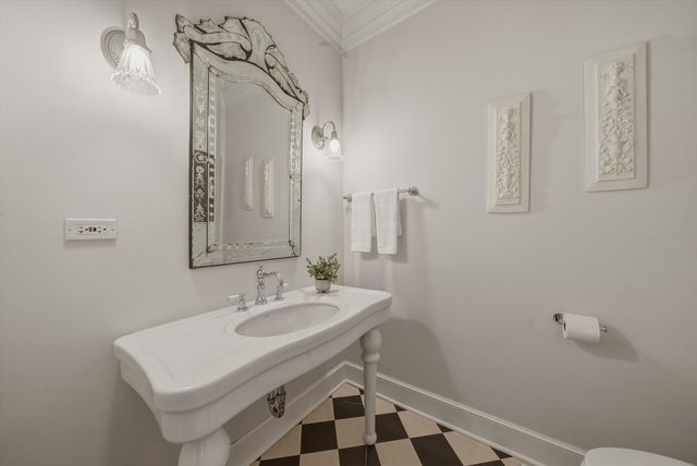 11361 W Plainfield Road, Indian Head Park, IL 60525