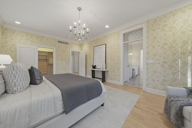 11361 W Plainfield Road, Indian Head Park, IL 60525