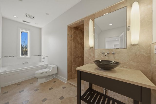 11361 W Plainfield Road, Indian Head Park, IL 60525