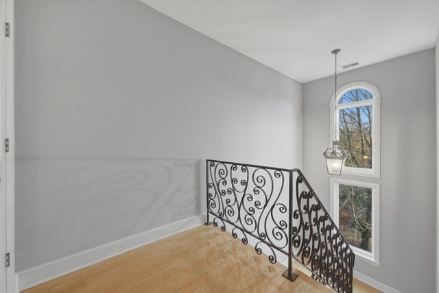 11361 W Plainfield Road, Indian Head Park, IL 60525