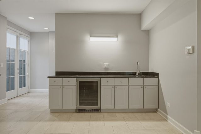 11361 W Plainfield Road, Indian Head Park, IL 60525