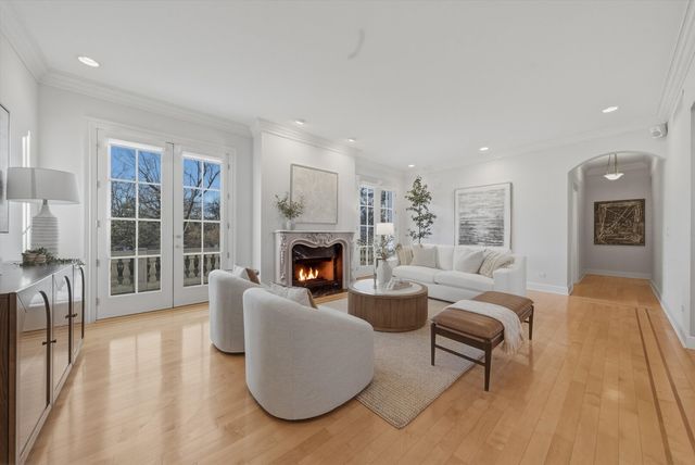 11361 W Plainfield Road, Indian Head Park, IL 60525