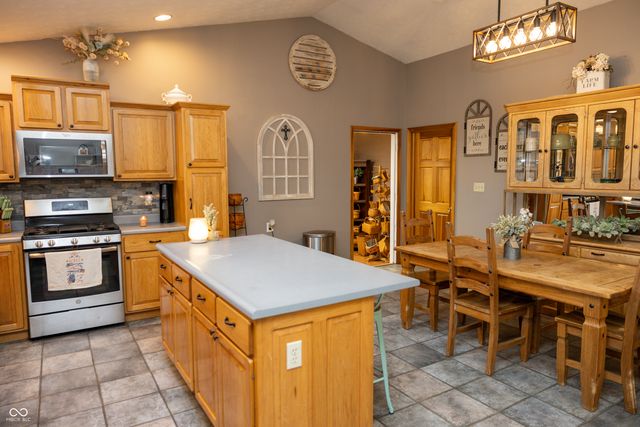 3423 S Keller Road, Crawfordsville, IN 47933