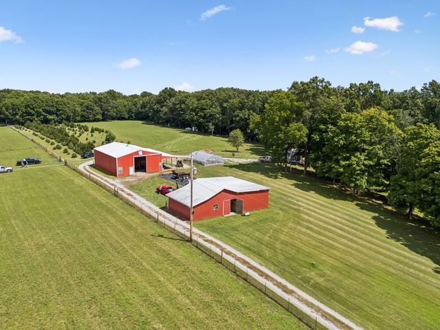 3225 Pinson School Rd, Greenbrier, TN 37073