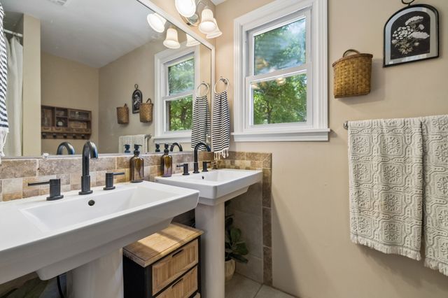 3225 Pinson School Rd, Greenbrier, TN 37073