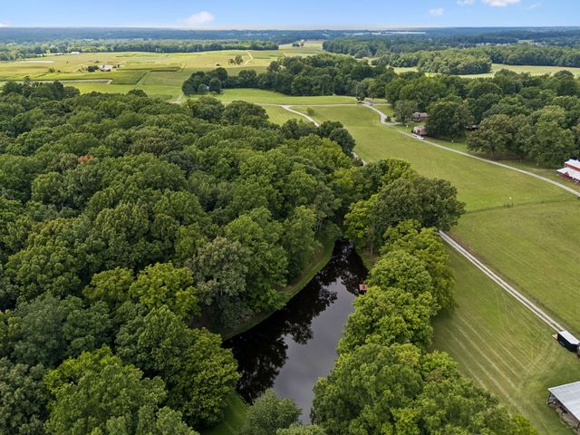 3225 Pinson School Rd, Greenbrier, TN 37073