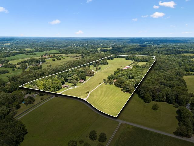 3225 Pinson School Rd, Greenbrier, TN 37073