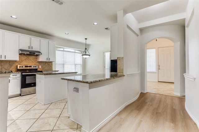 610 Crockett Drive, Lavon, TX 75166