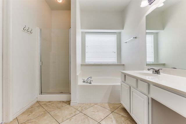 610 Crockett Drive, Lavon, TX 75166