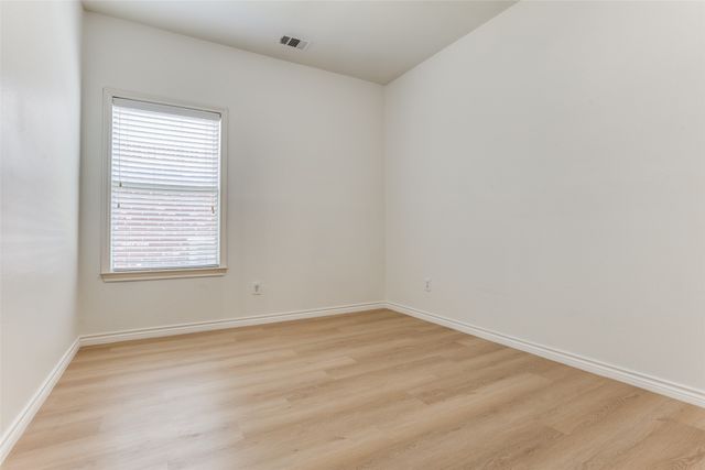 610 Crockett Drive, Lavon, TX 75166