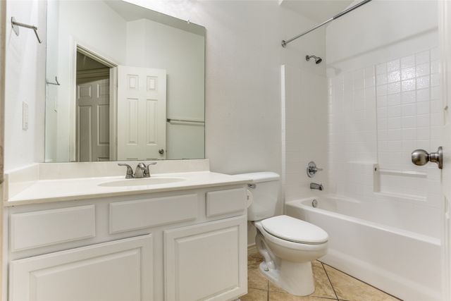 610 Crockett Drive, Lavon, TX 75166