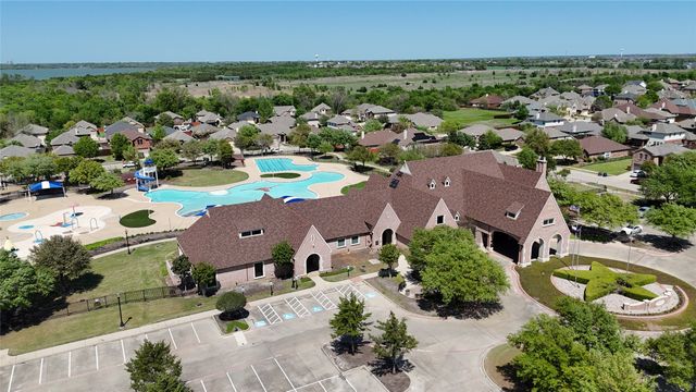 610 Crockett Drive, Lavon, TX 75166