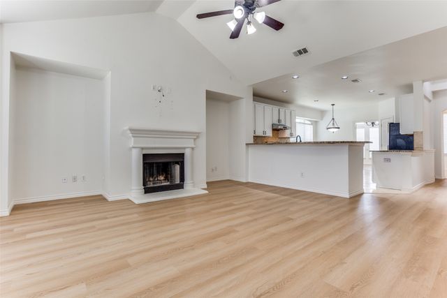 610 Crockett Drive, Lavon, TX 75166