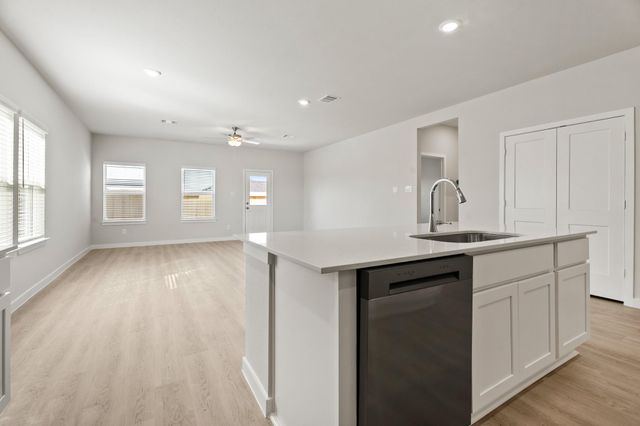 8100 Ocean Jasper Lane, Texas City, TX 77591