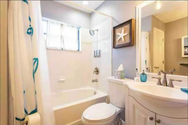 10405 N WOODMERE ROAD, Tampa, FL 33617