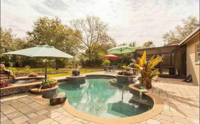 10405 N WOODMERE ROAD, Tampa, FL 33617