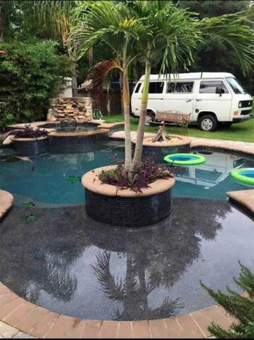 10405 N WOODMERE ROAD, Tampa, FL 33617